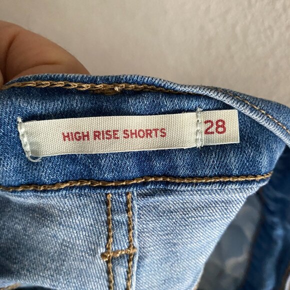 Levi's High Rise Distressed Raw Hem Denim Jean Shorts 28 Medium Wash Festival - Picture 3 of 4